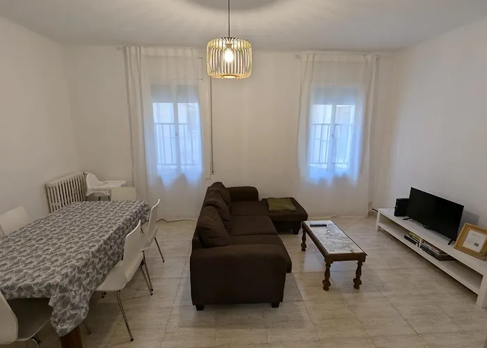 Apartamento Al Lado Del Museo Dali